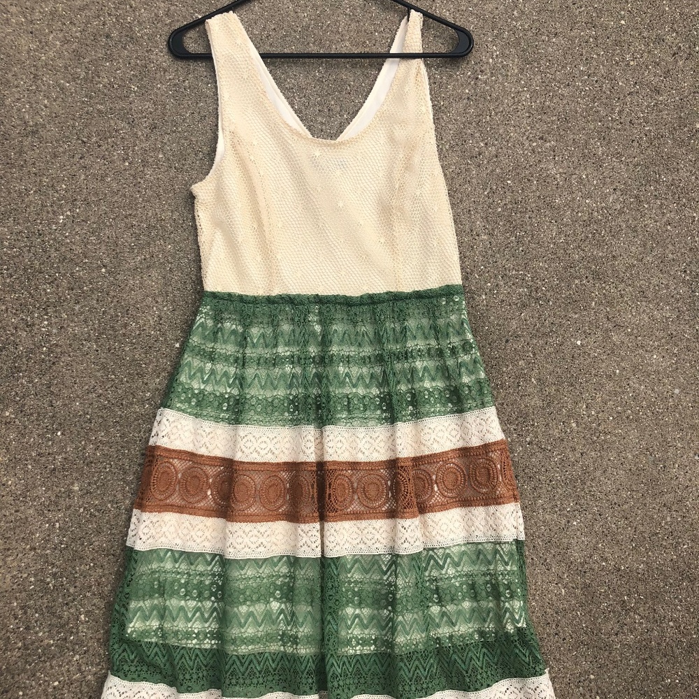 Midi lace dress